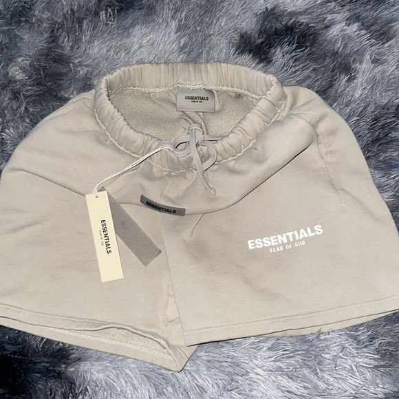 tan essential’s shorts - Picture 4 of 4